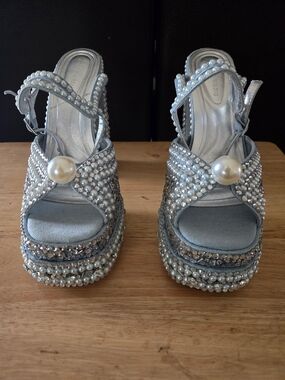 Azalea Wang Something Blue pearl embellished platform heeled sandals.  Size 8.5